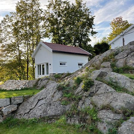 Cozy Cottage Close To Idyllic Archipelago With Additional Building If Booked For More Than 2 People Eydehavn Exterior foto