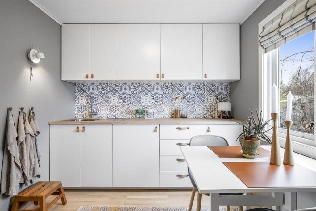 Cozy Cottage Close To Idyllic Archipelago With Additional Building If Booked For More Than 2 People Eydehavn Exterior foto