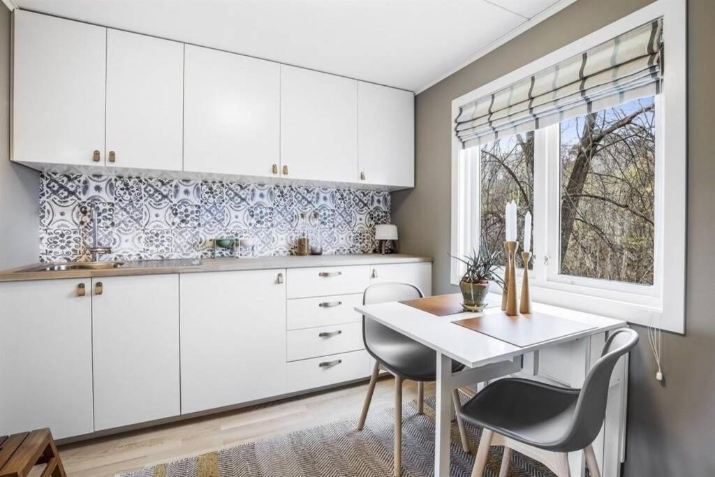 Cozy Cottage Close To Idyllic Archipelago With Additional Building If Booked For More Than 2 People Eydehavn Exterior foto